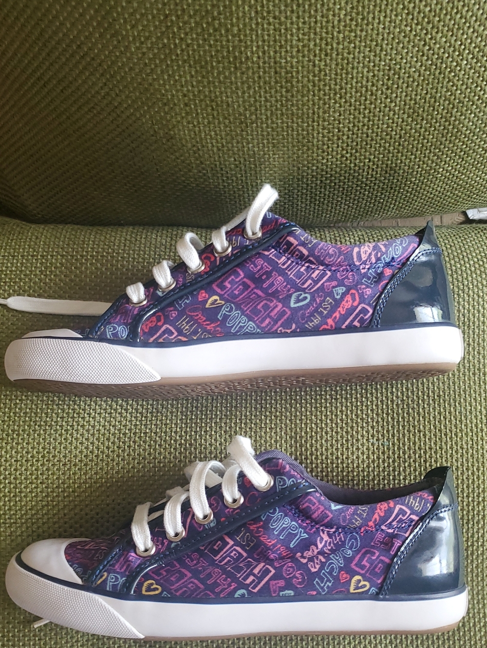 Coach Barrett Poppy Graffiti Love Design Sneakers Size 7B - Picture 3 of 16